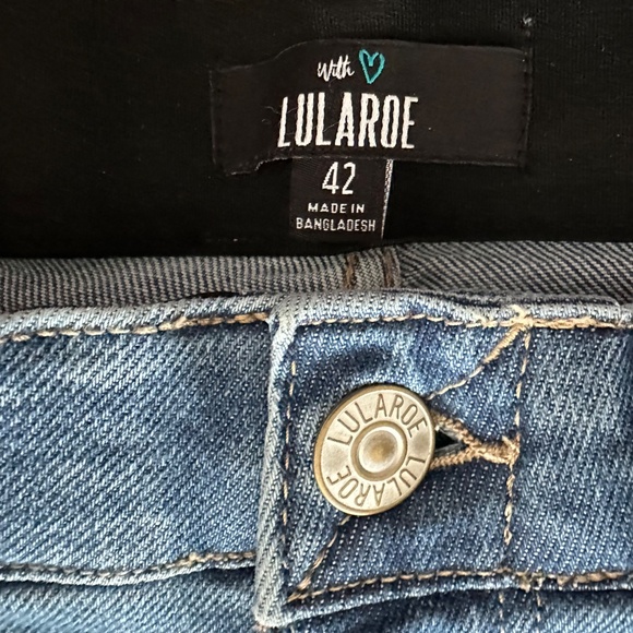 LuLaRoe Relaxed Denim Jean Shorts 42 Lagoon Wash Size 22W-23W NWOT - Picture 7 of 12